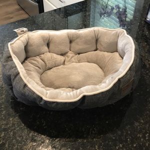 BRAND NEW Kitten Bed